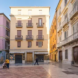 https://apartamento-plaza-mitjana.es-andalucia.com